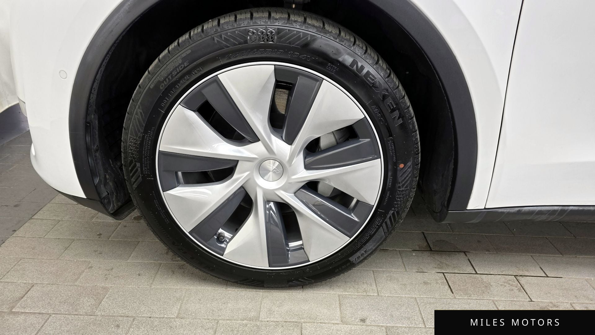 Tesla Model Y 2021 — миниатюра 5