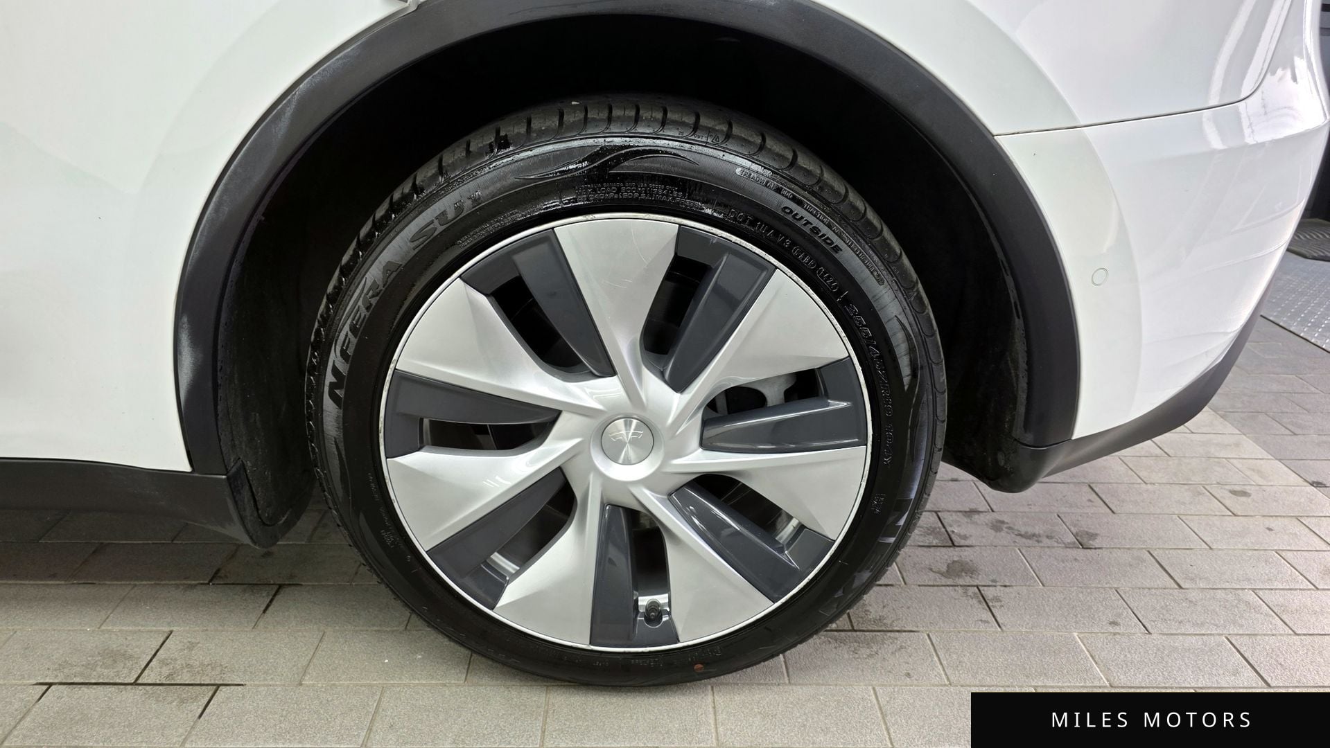 Tesla Model Y 2021 — миниатюра 7