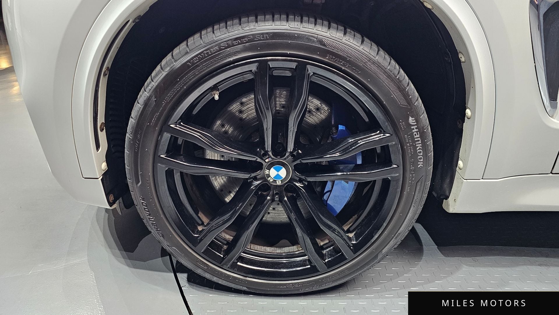 BMW X5M (F15) 2018 — миниатюра 5