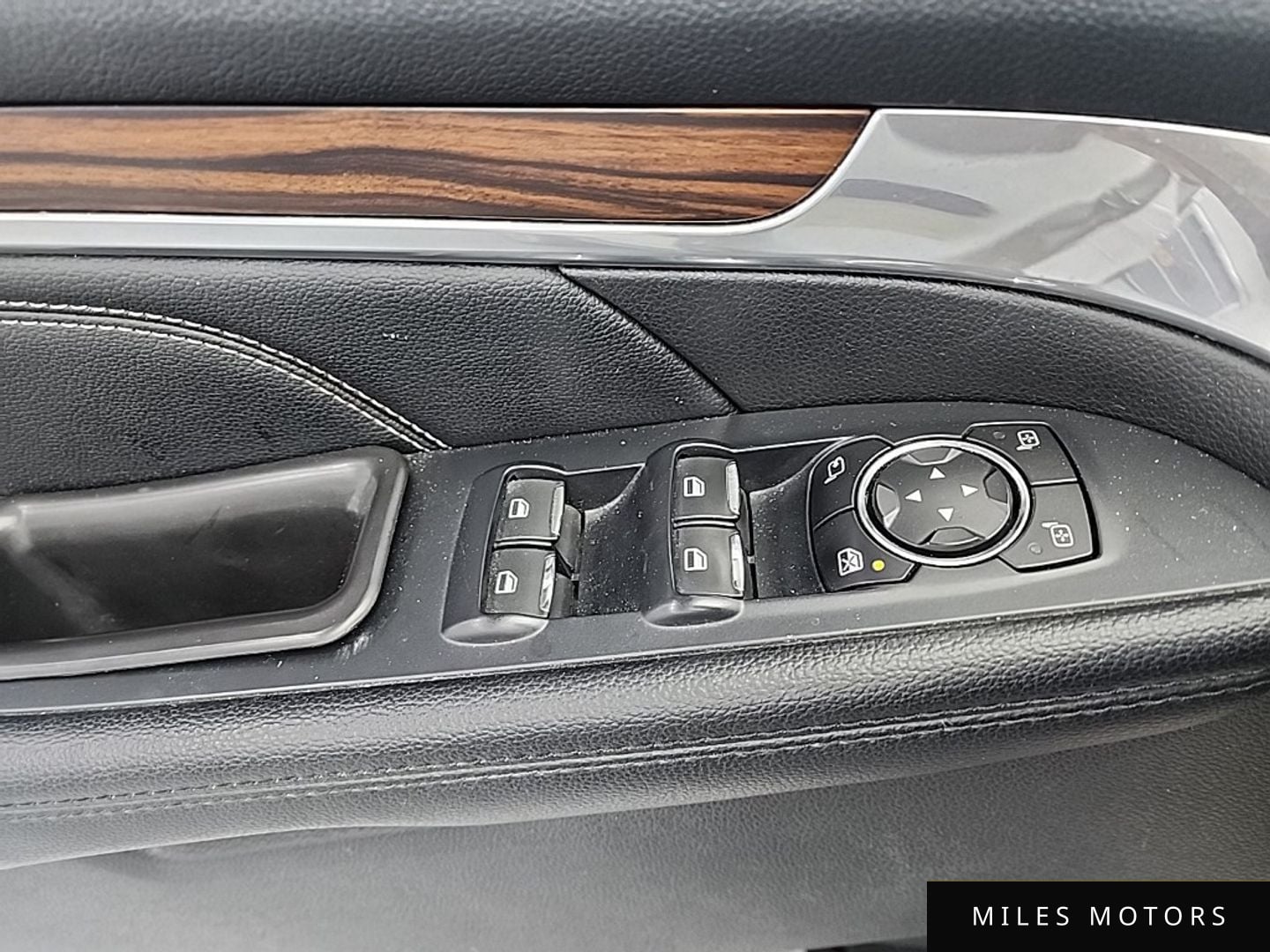Ford Explorer 2016 — миниатюра 16