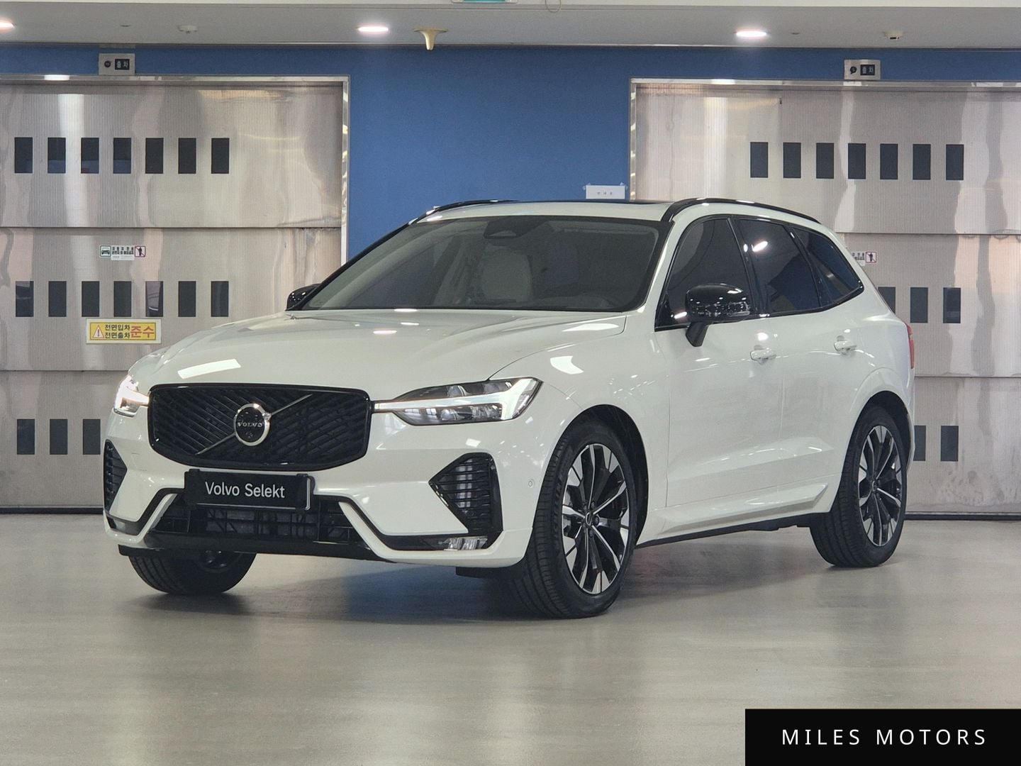 Volvo XC60 2026 — фото 1 из 12
