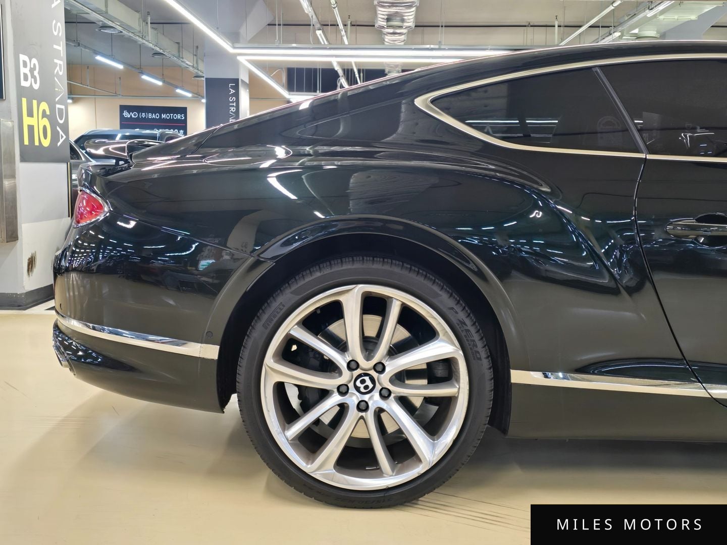 Bentley Continental GT 2023 — миниатюра 5