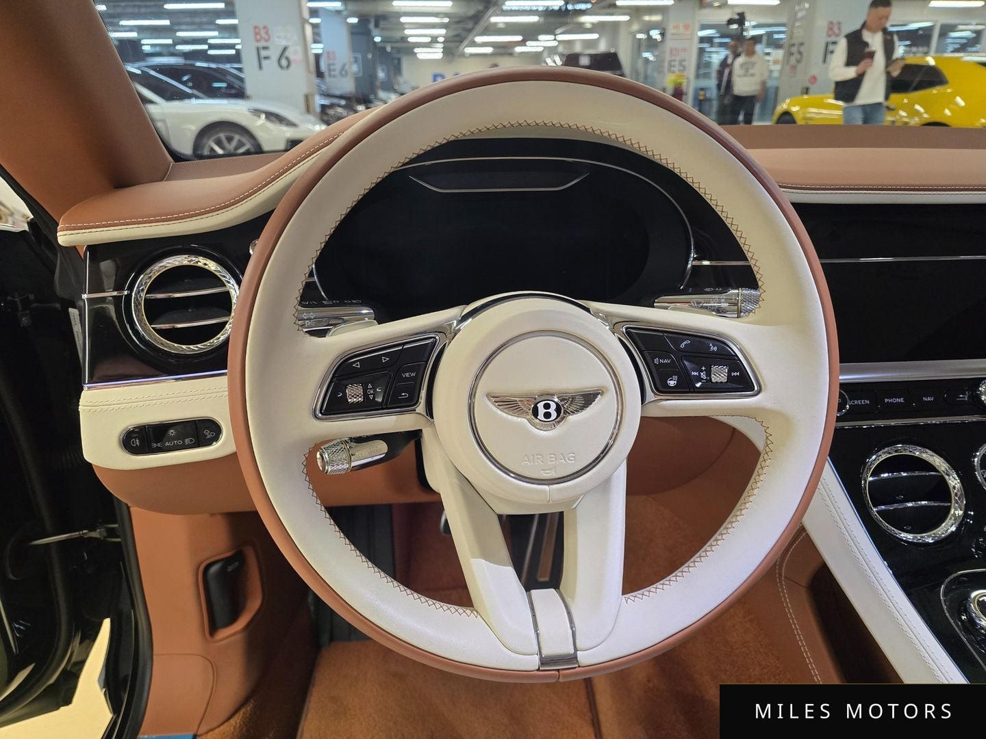 Bentley Continental GT 2023 — миниатюра 11
