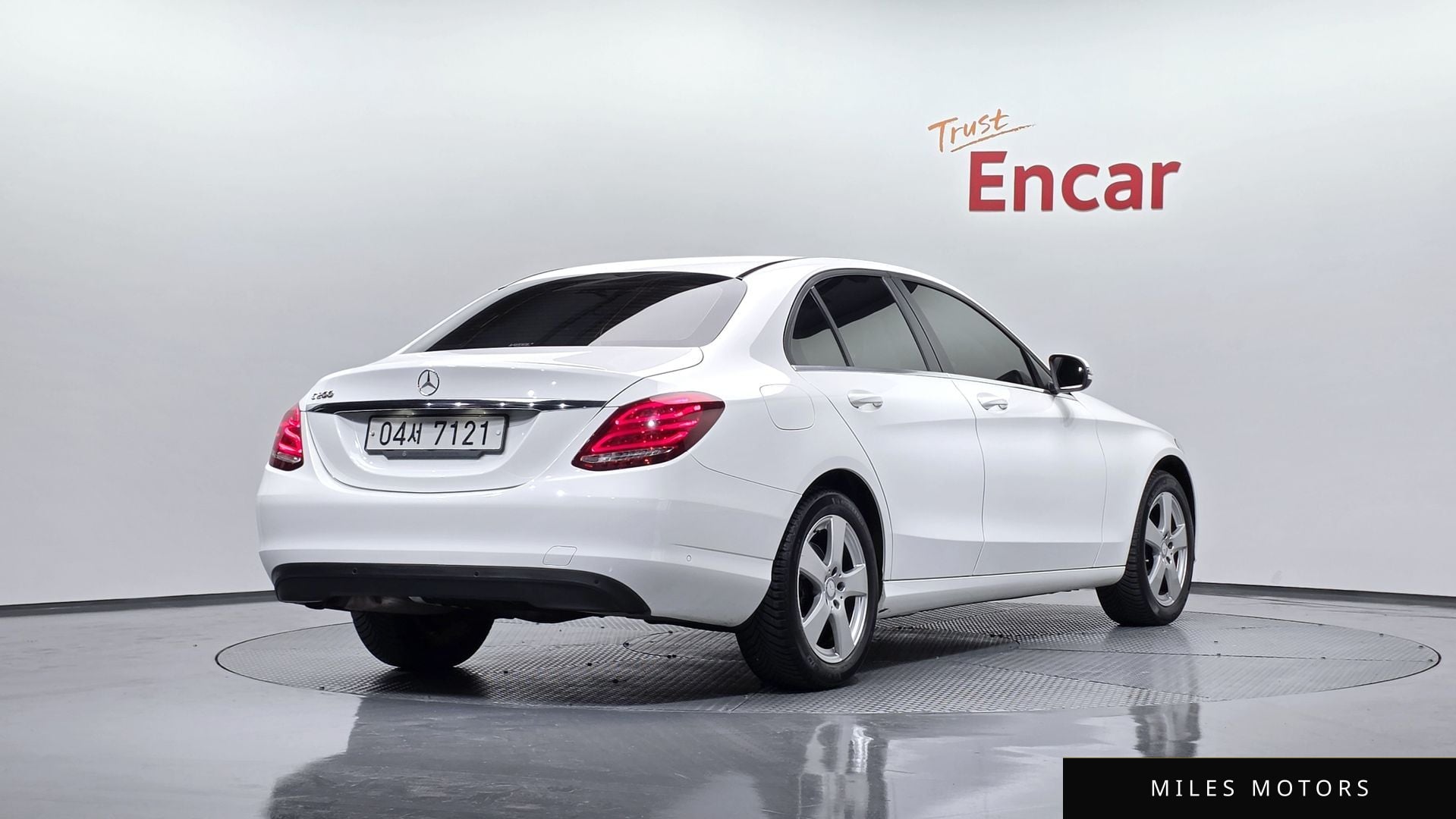Mercedes-Benz C-Class W205 2017 — фото 1 из 12