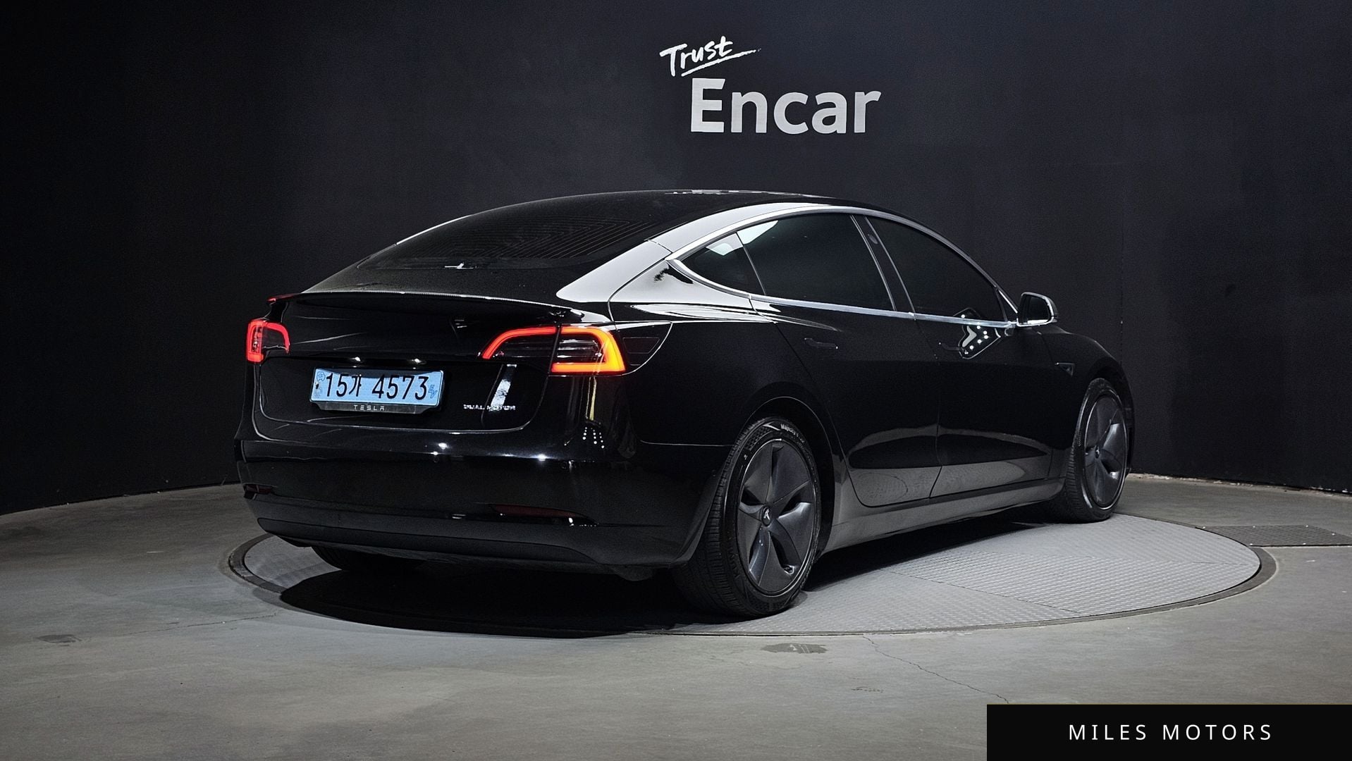 Tesla Model 3 2020 — миниатюра 2