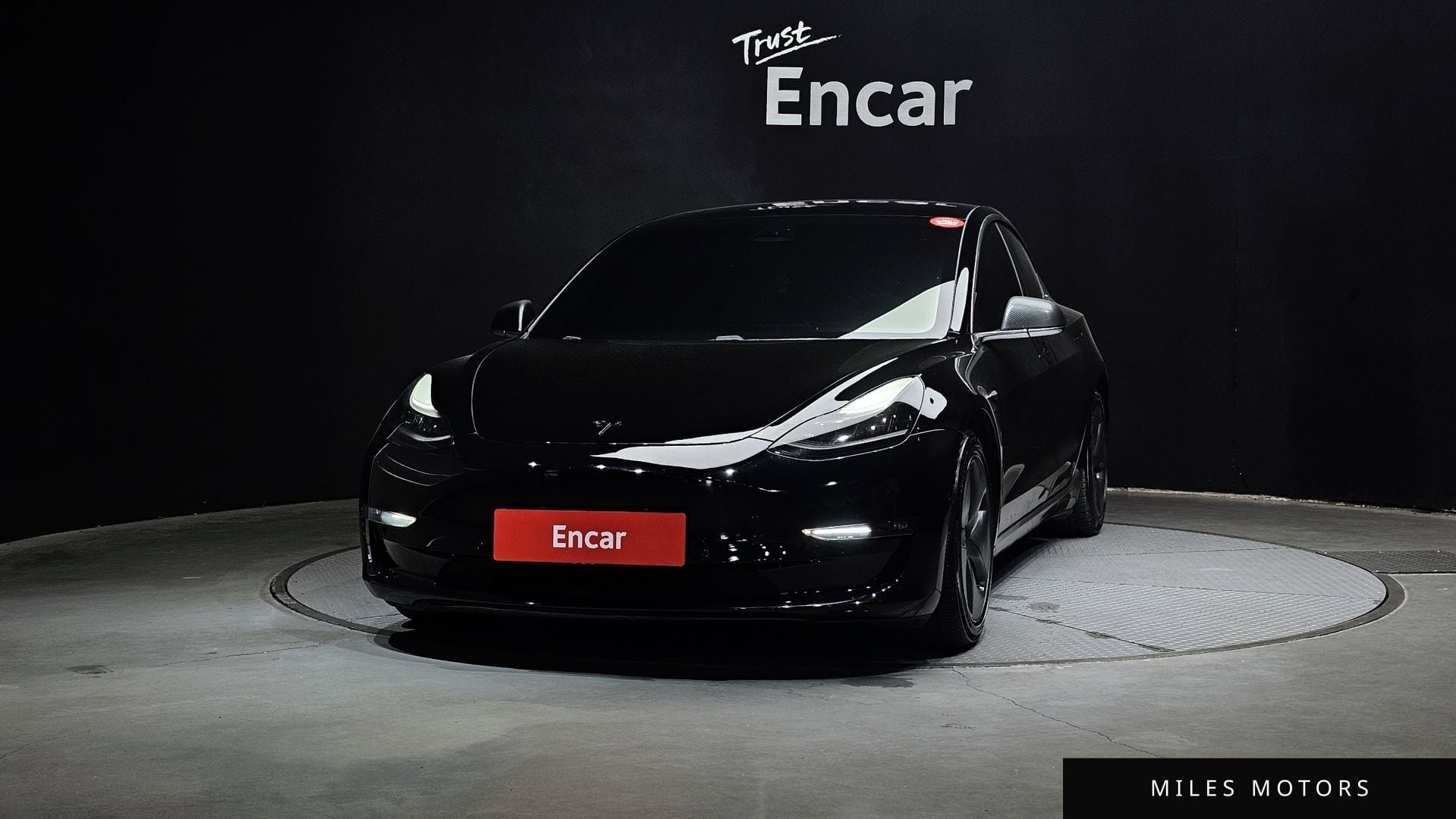 Tesla Model 3 2020 — миниатюра 3