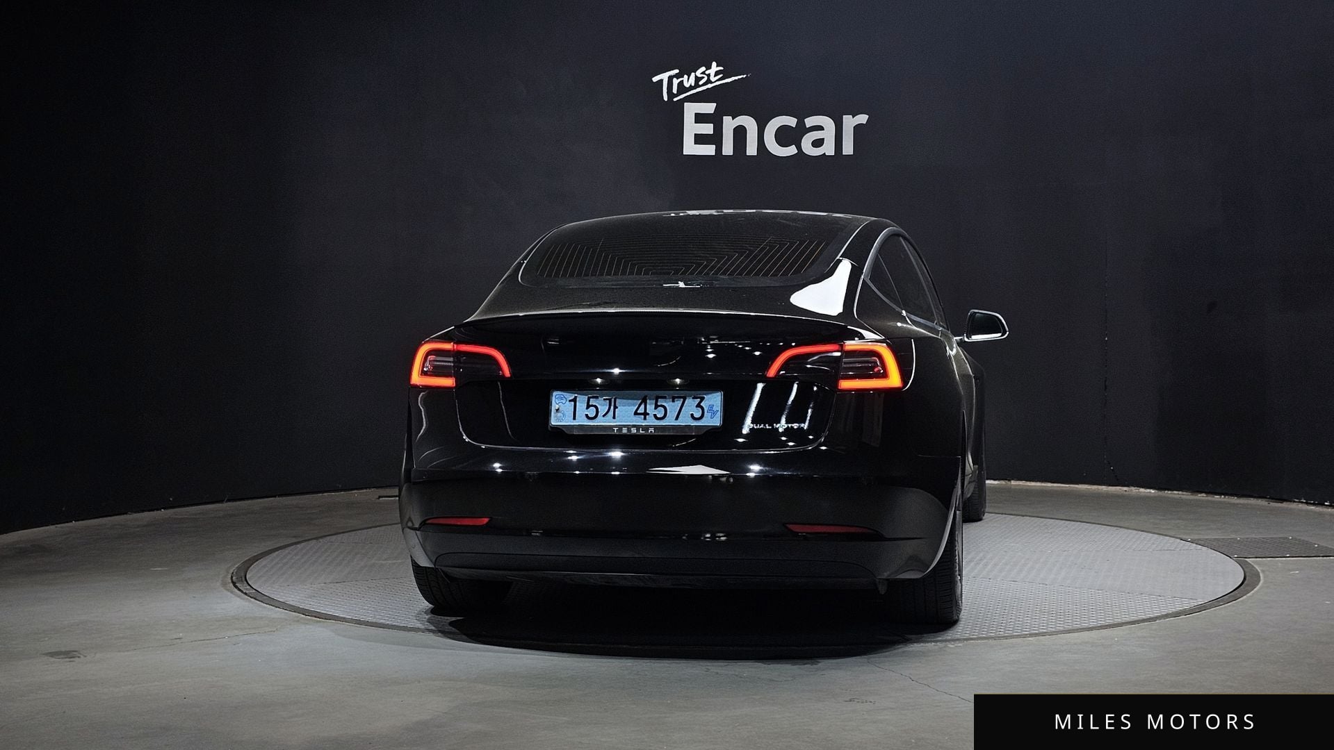 Tesla Model 3 2020 — миниатюра 4