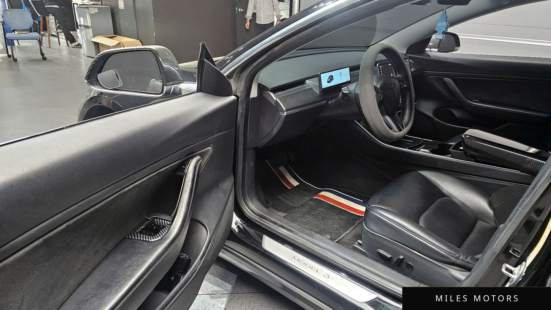 Tesla Model 3 2020 — миниатюра 10