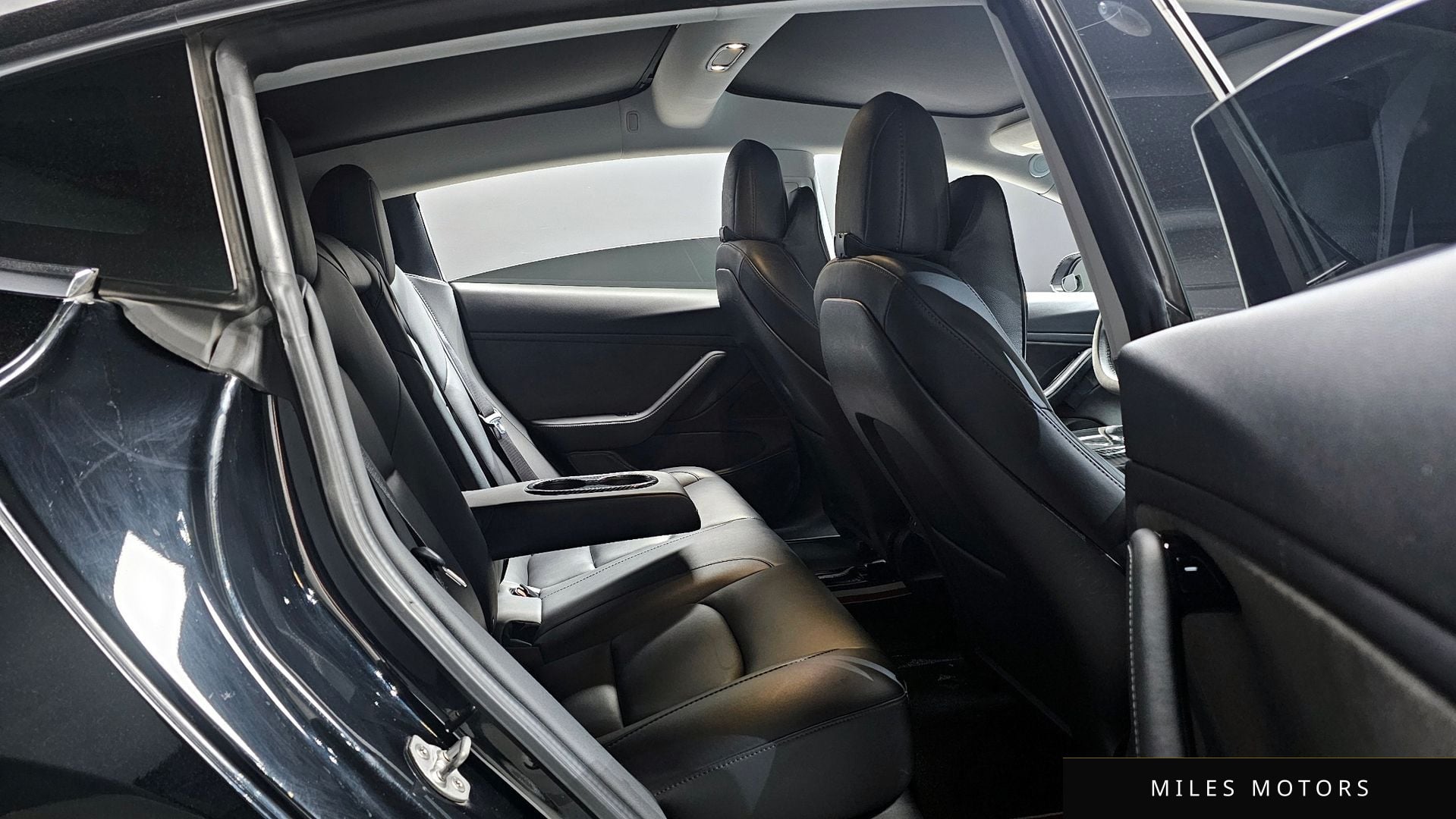 Tesla Model 3 2020 — миниатюра 11