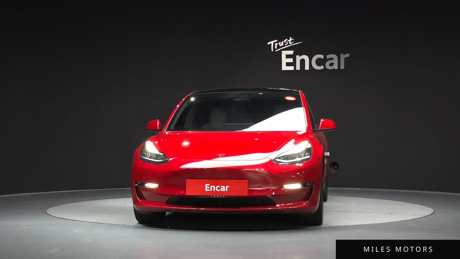 Tesla Model 3 2020 — миниатюра 3