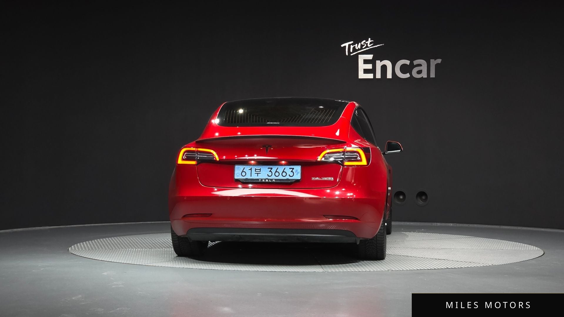 Tesla Model 3 2020 — миниатюра 4