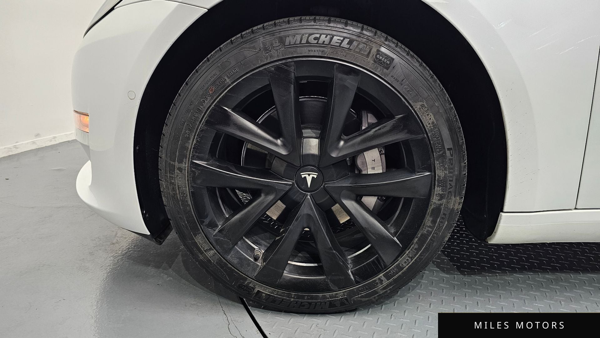 Tesla Model 3 2020 — миниатюра 5