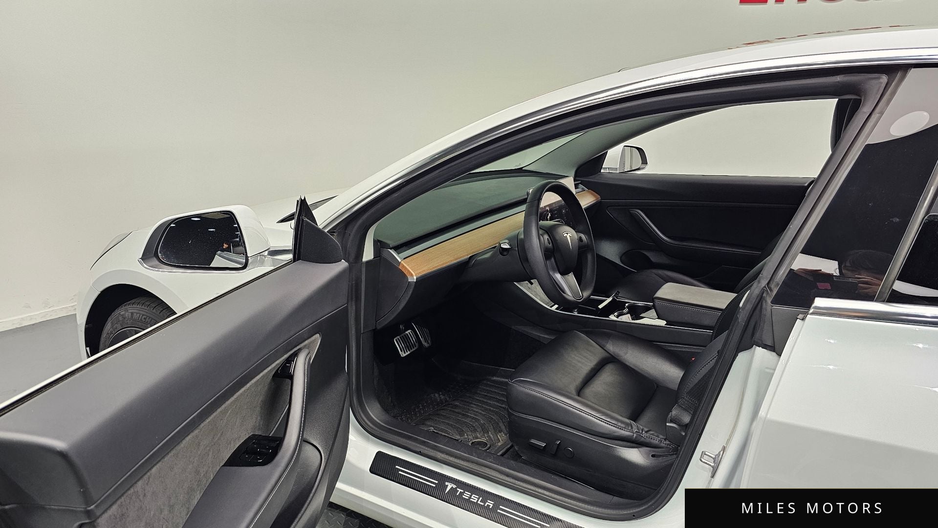 Tesla Model 3 2020 — миниатюра 10