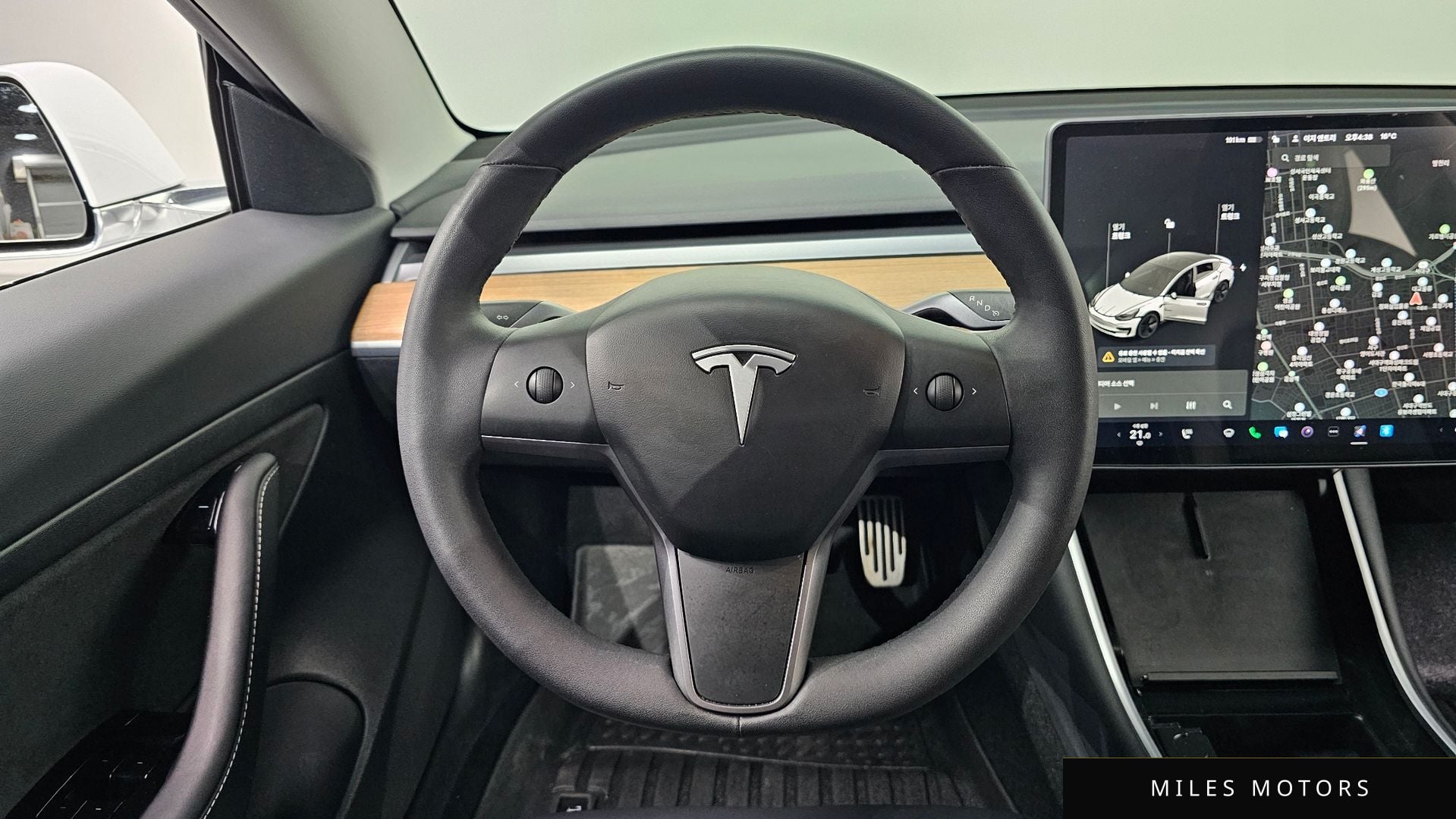Tesla Model 3 2020 — миниатюра 12