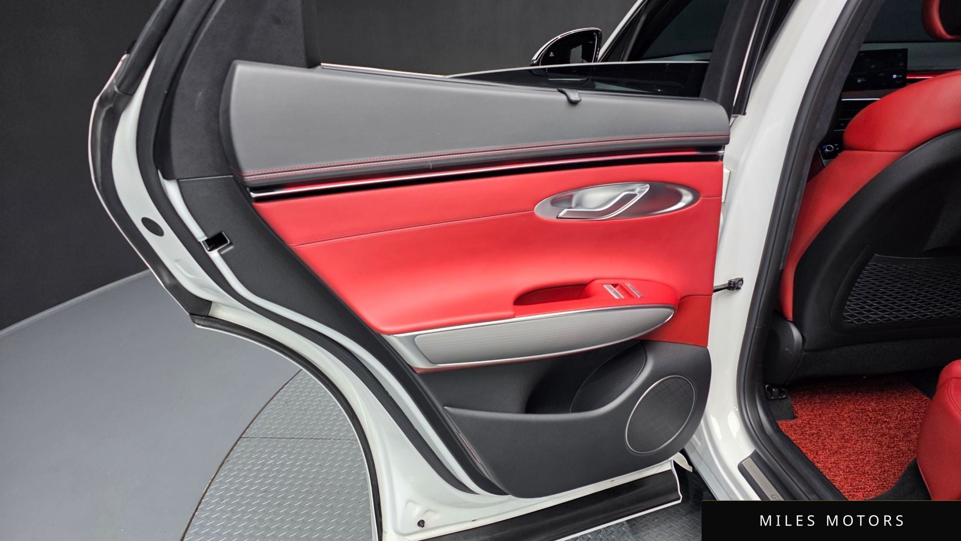 Genesis GV70 2025 — миниатюра 15