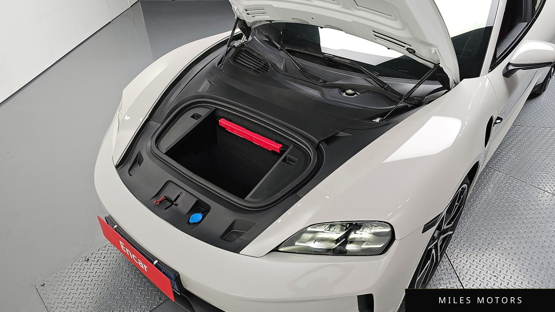 Porsche Taycan 2025 — миниатюра 6