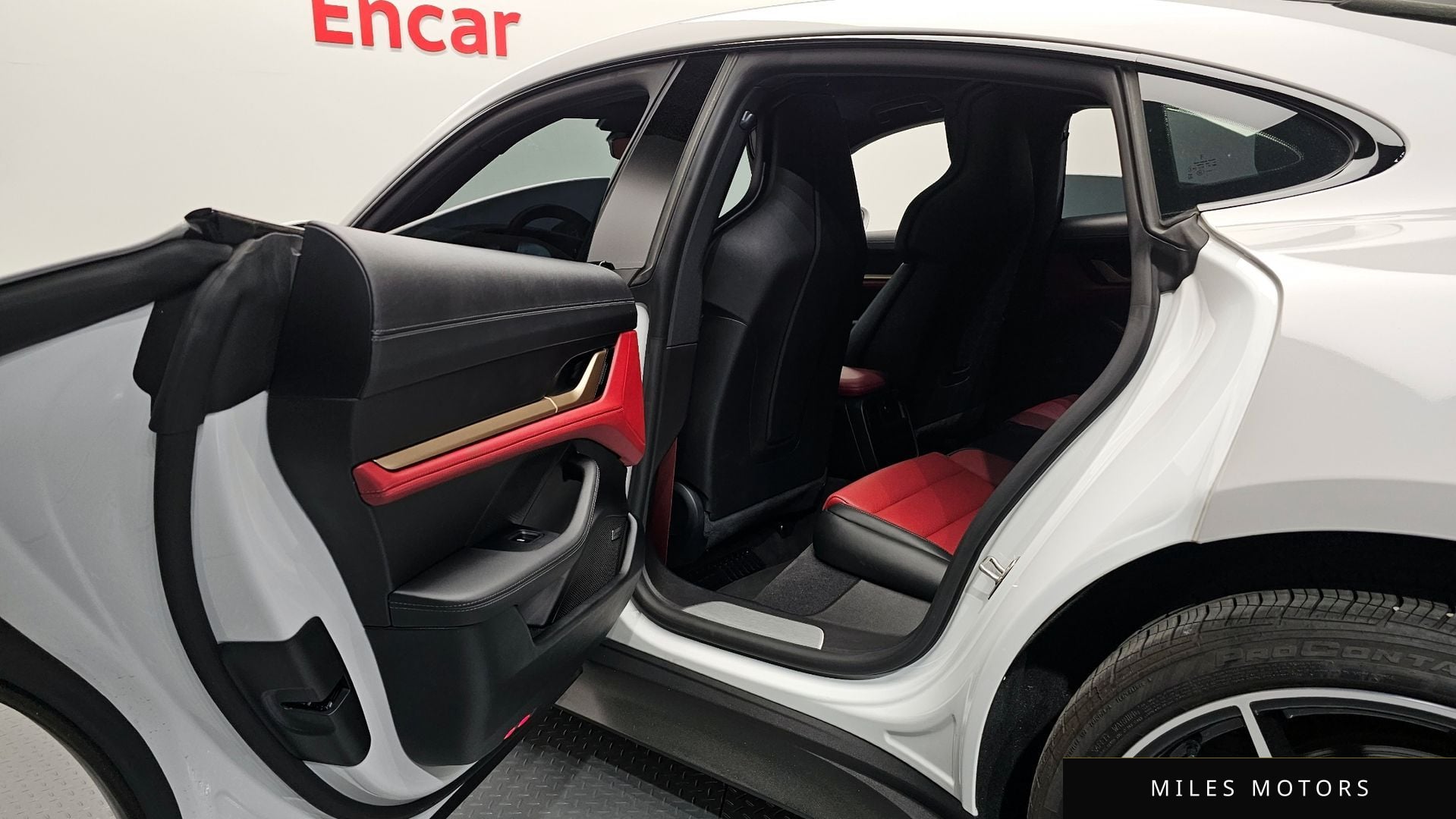 Porsche Taycan 2025 — миниатюра 12