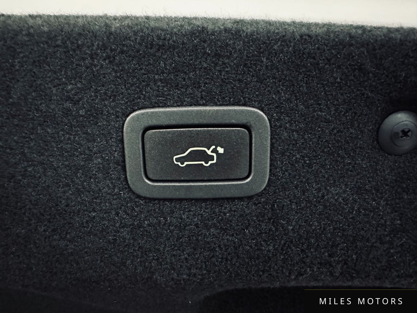 Jaguar XF (X260) 2018 — миниатюра 6