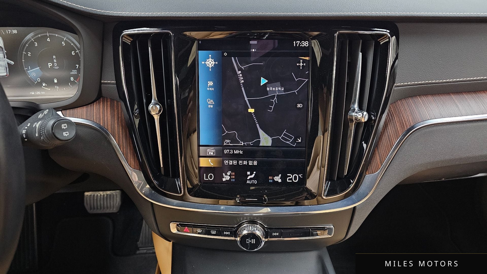 Volvo V60 크로스컨트리 2021 — миниатюра 14