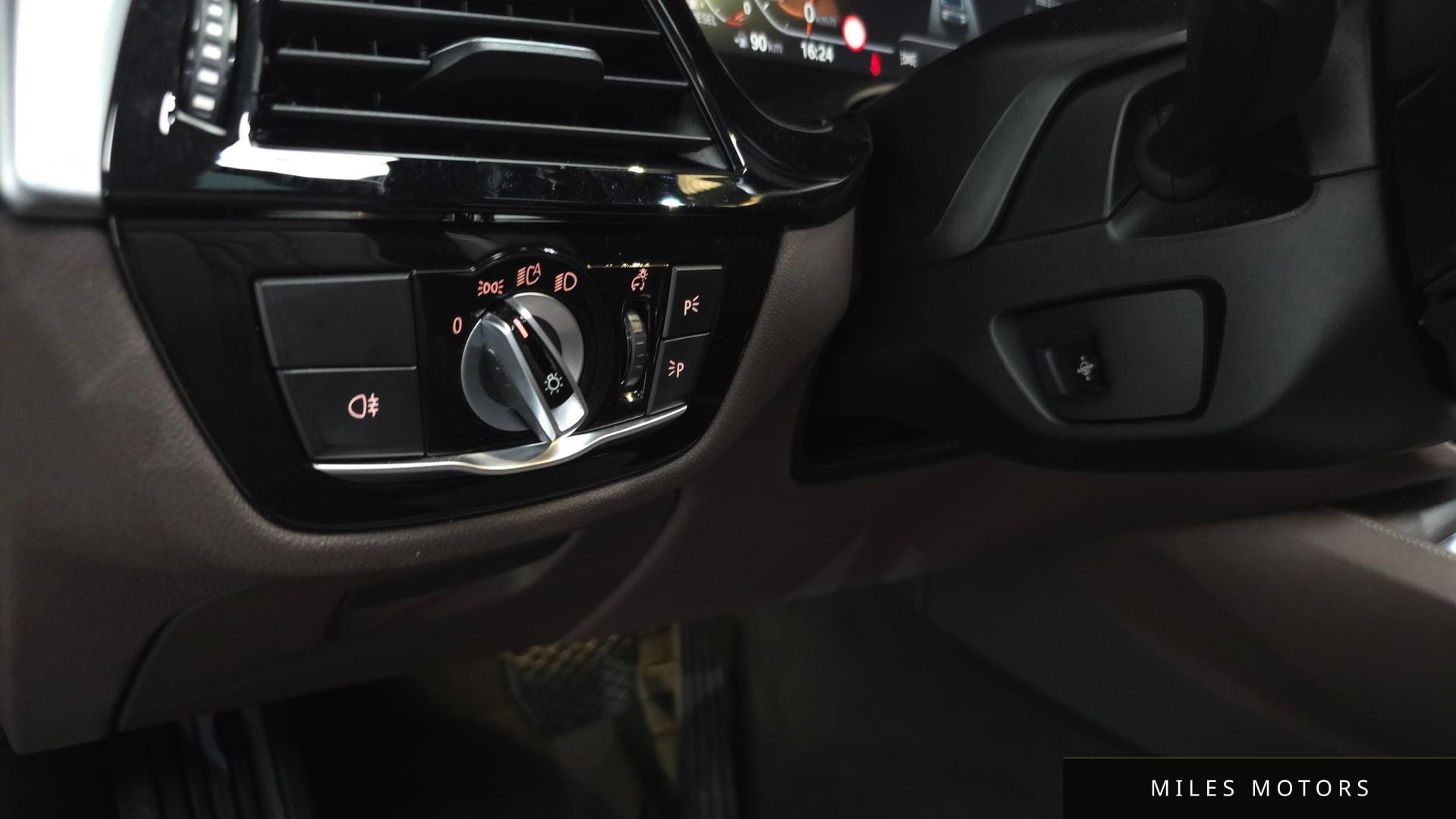 BMW 6시리즈 GT (G32) 2023 — миниатюра 28