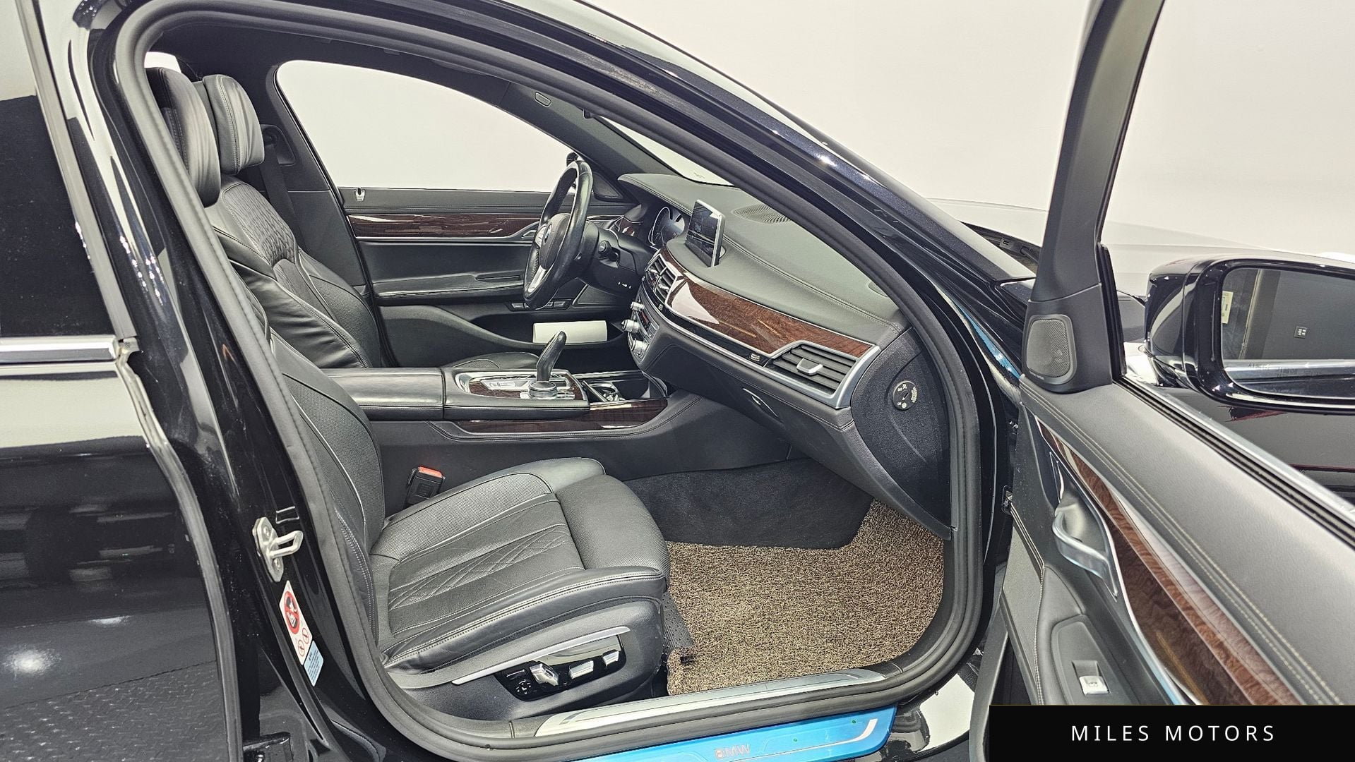 BMW 7 Series (G11) 2016 — миниатюра 11