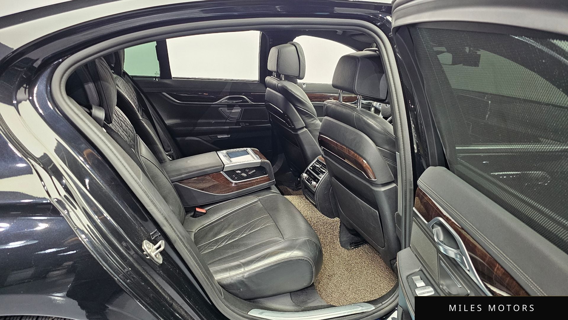 BMW 7 Series (G11) 2016 — миниатюра 12