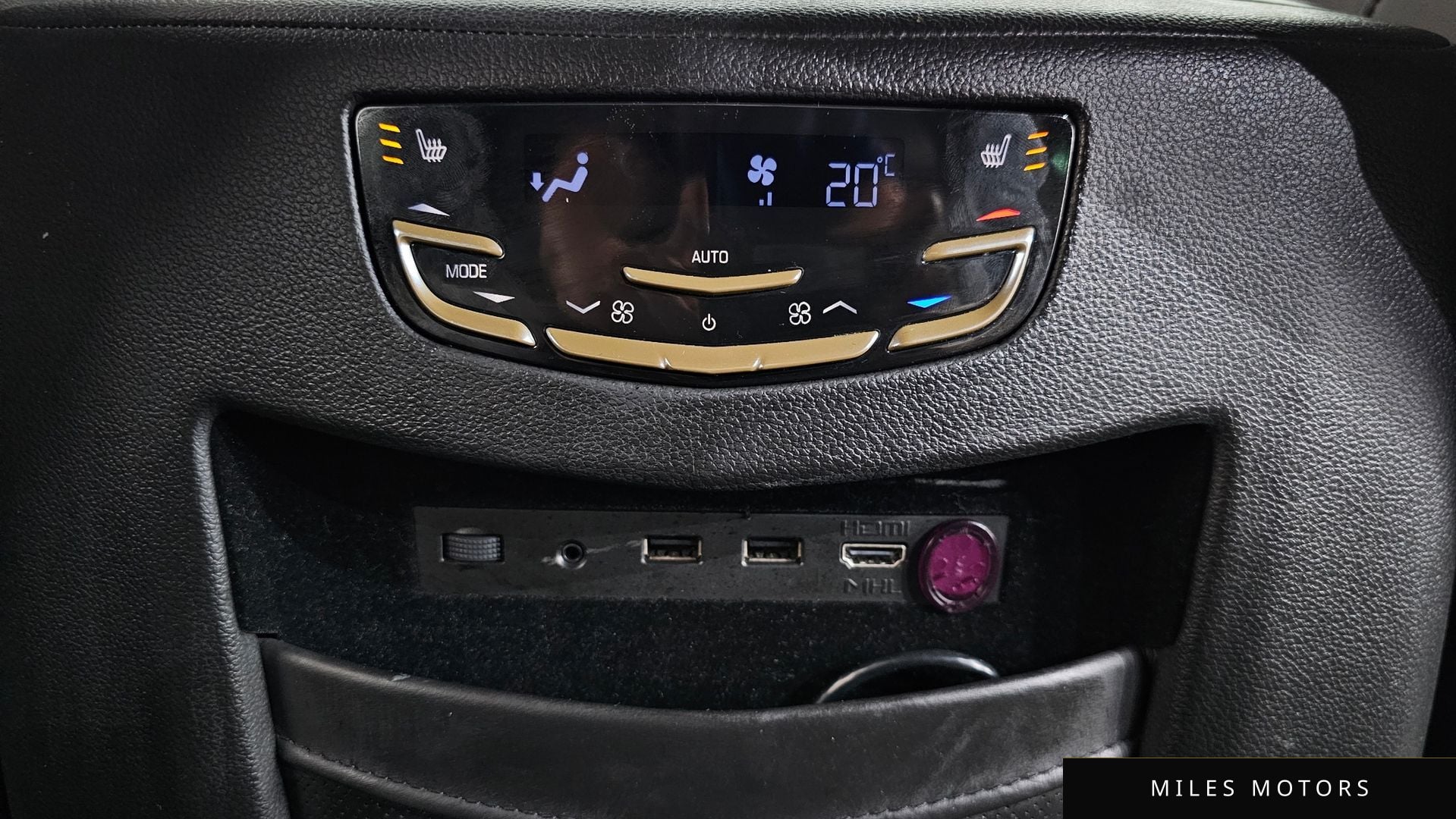 Cadillac 에스컬레이드 2020 — миниатюра 35