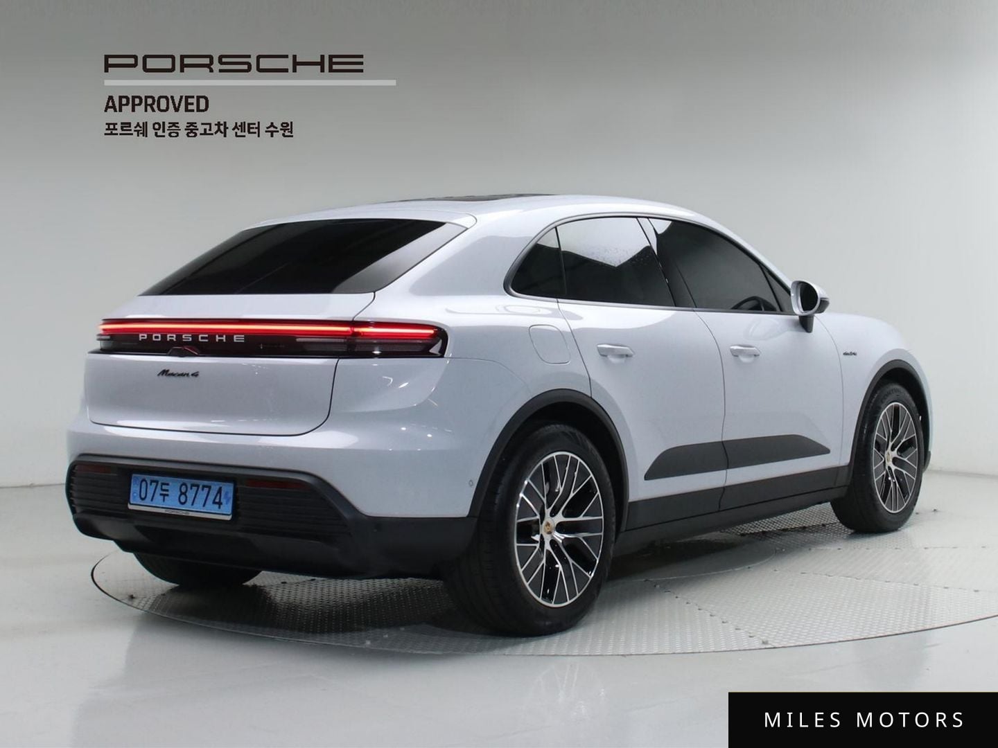 Porsche Macan 2025 — миниатюра 2
