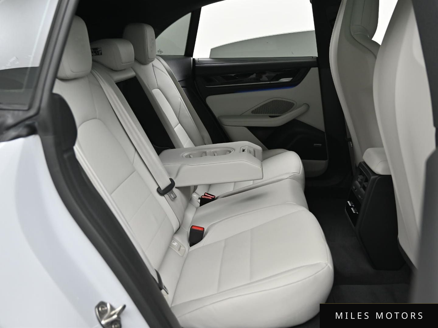 Porsche Macan 2025 — миниатюра 12