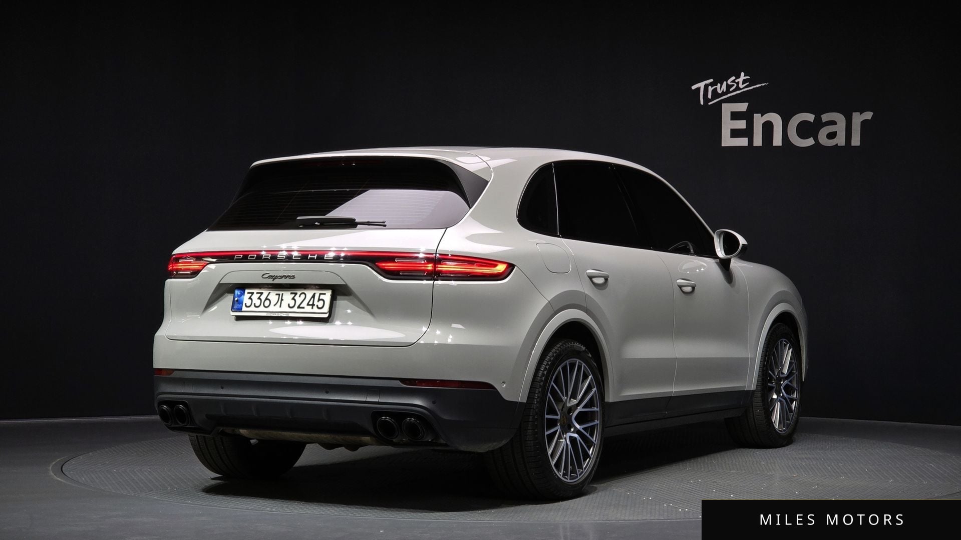 Porsche Cayenne 2022 — миниатюра 2