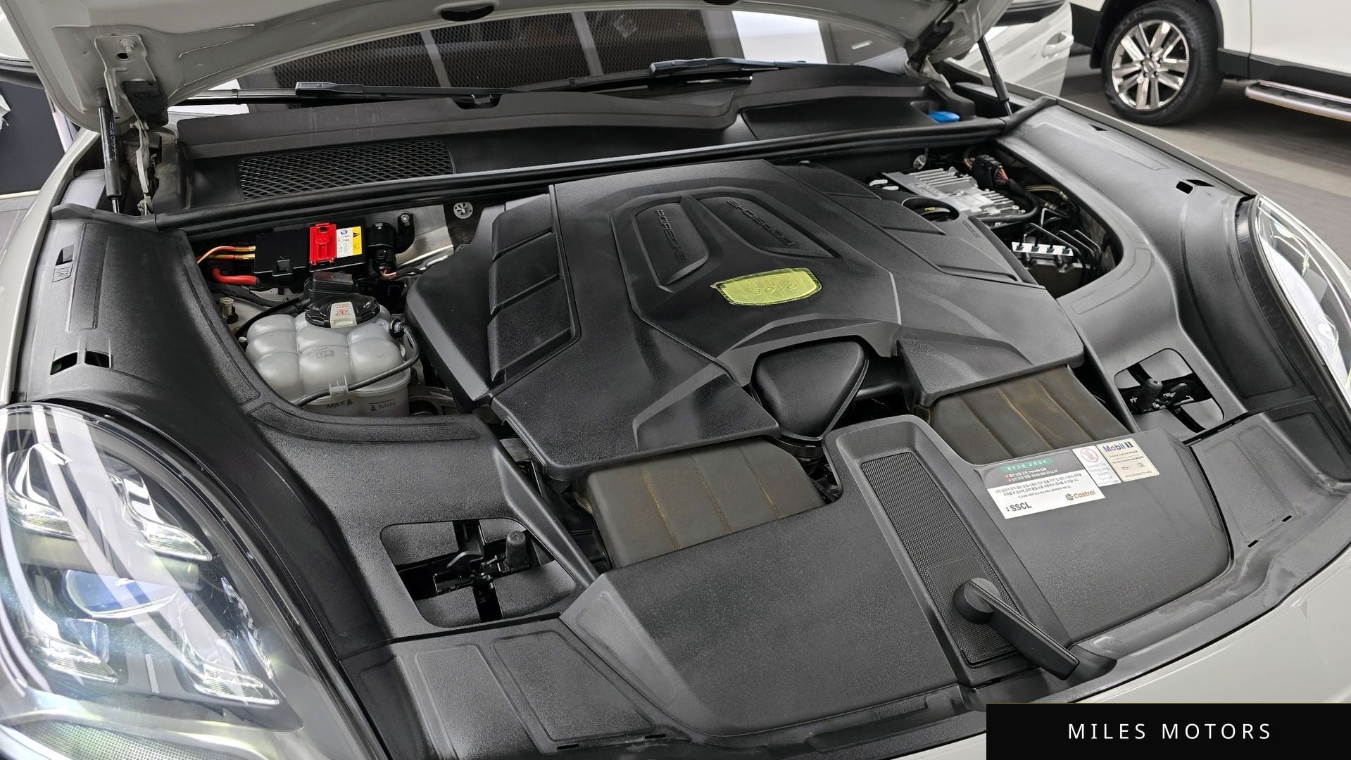 Porsche Cayenne 2022 — миниатюра 6