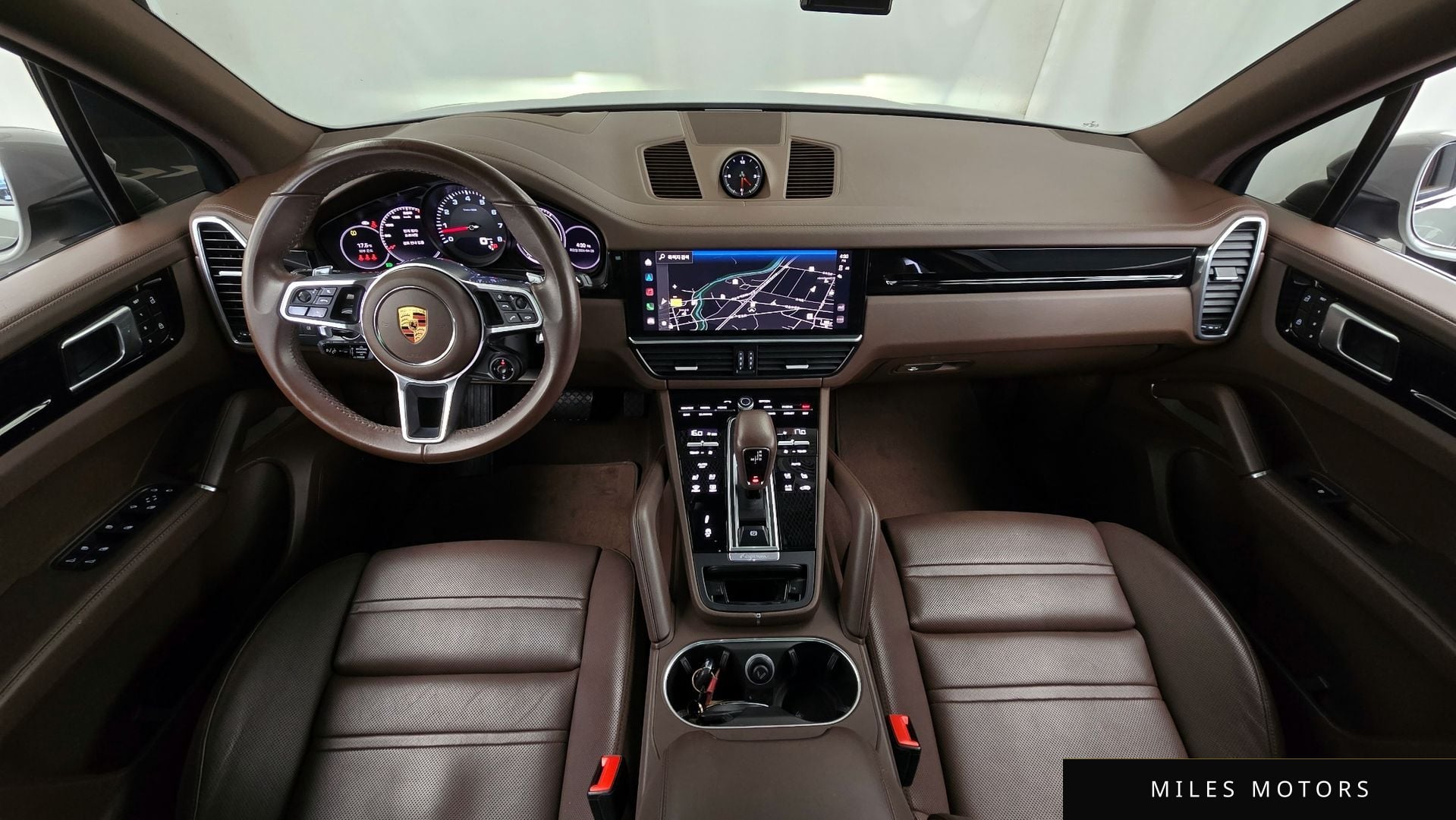 Porsche Cayenne 2022 — миниатюра 10