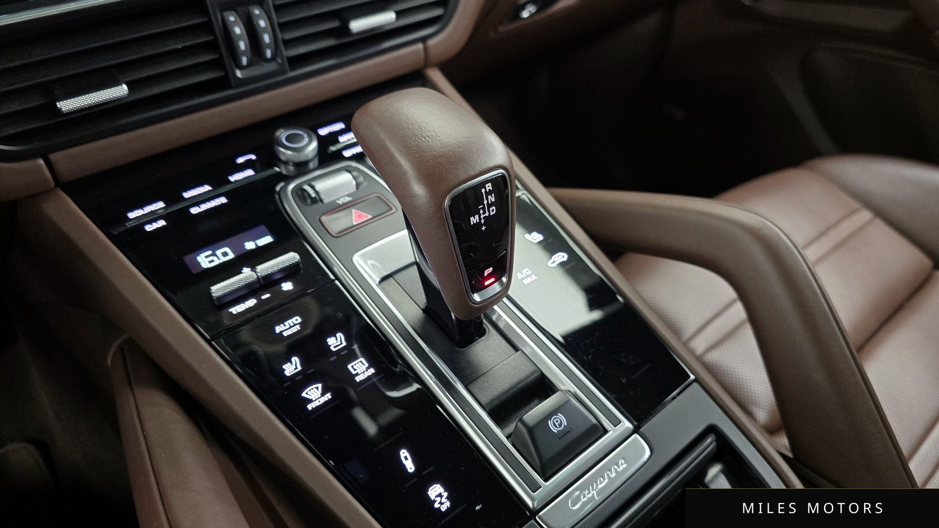 Porsche Cayenne 2022 — миниатюра 12