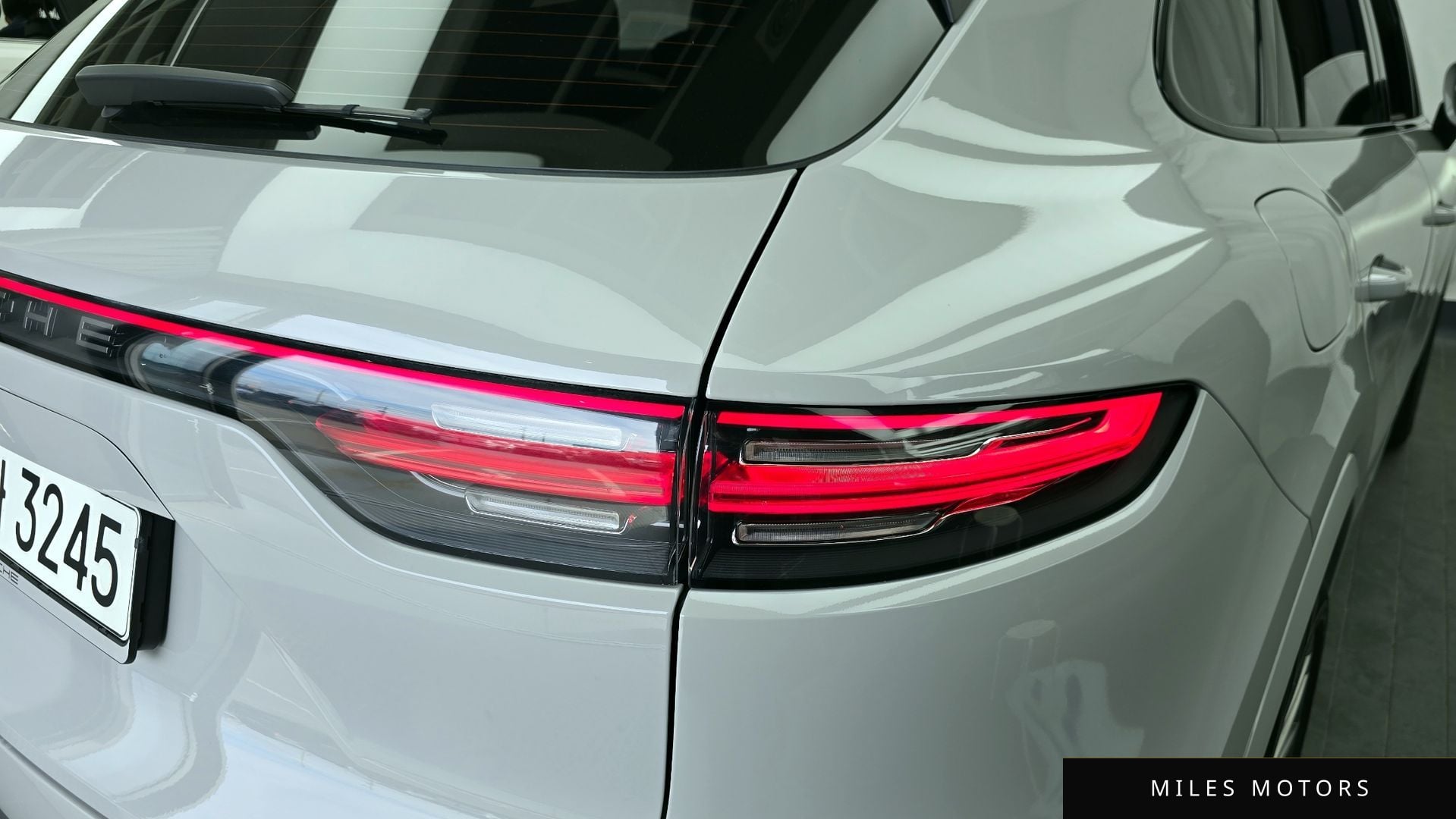 Porsche Cayenne 2022 — миниатюра 9