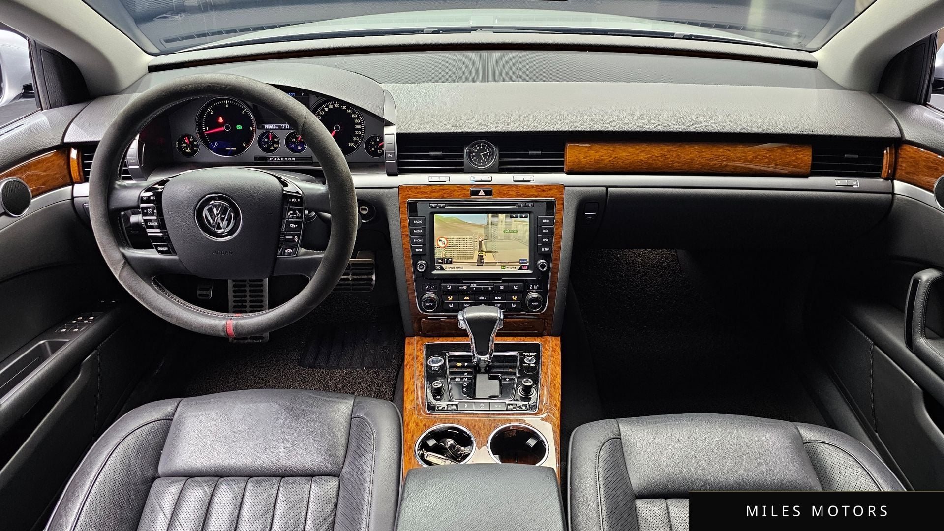 Volkswagen Phaeton 2015 — миниатюра 7