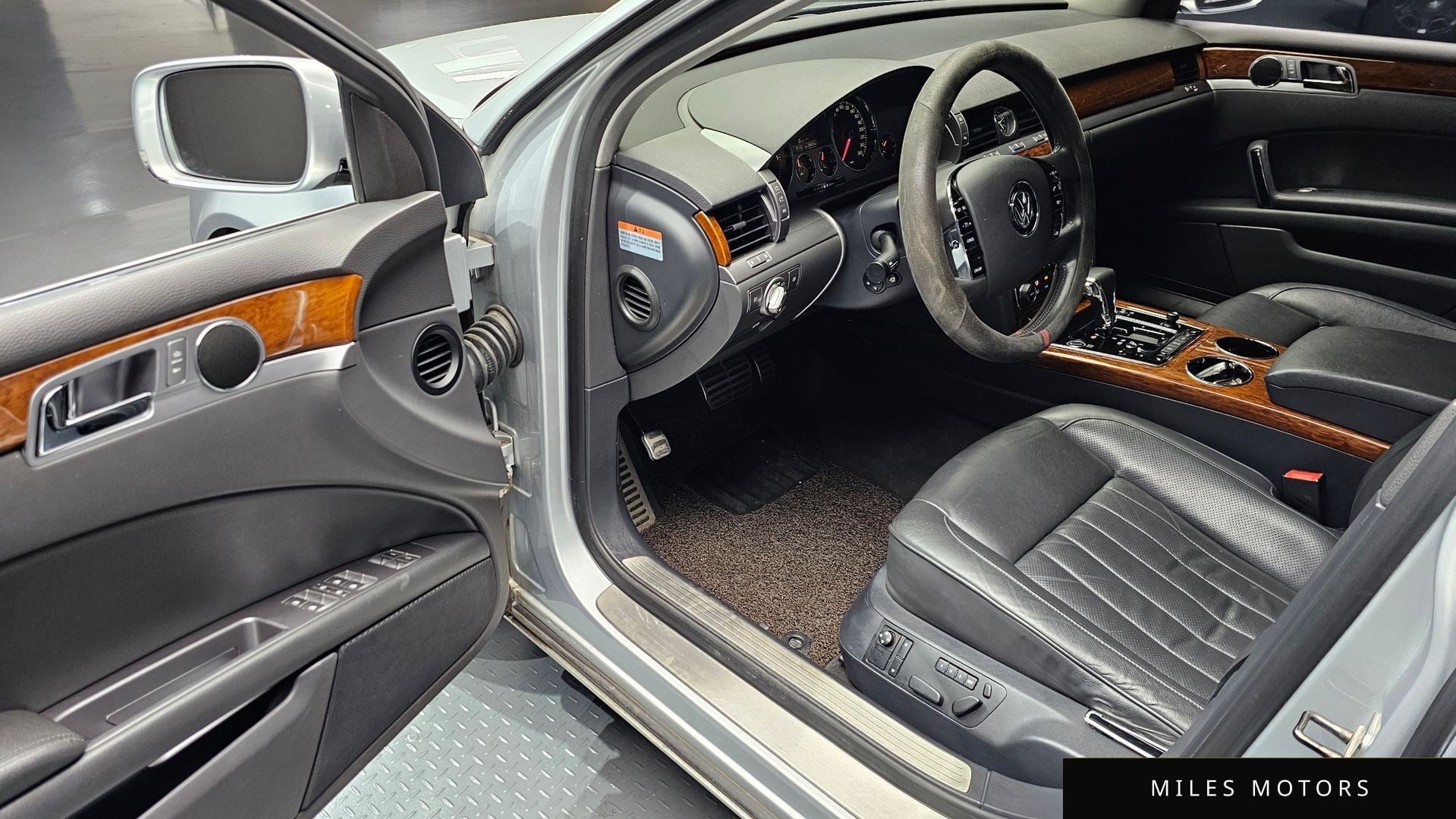 Volkswagen Phaeton 2015 — миниатюра 10