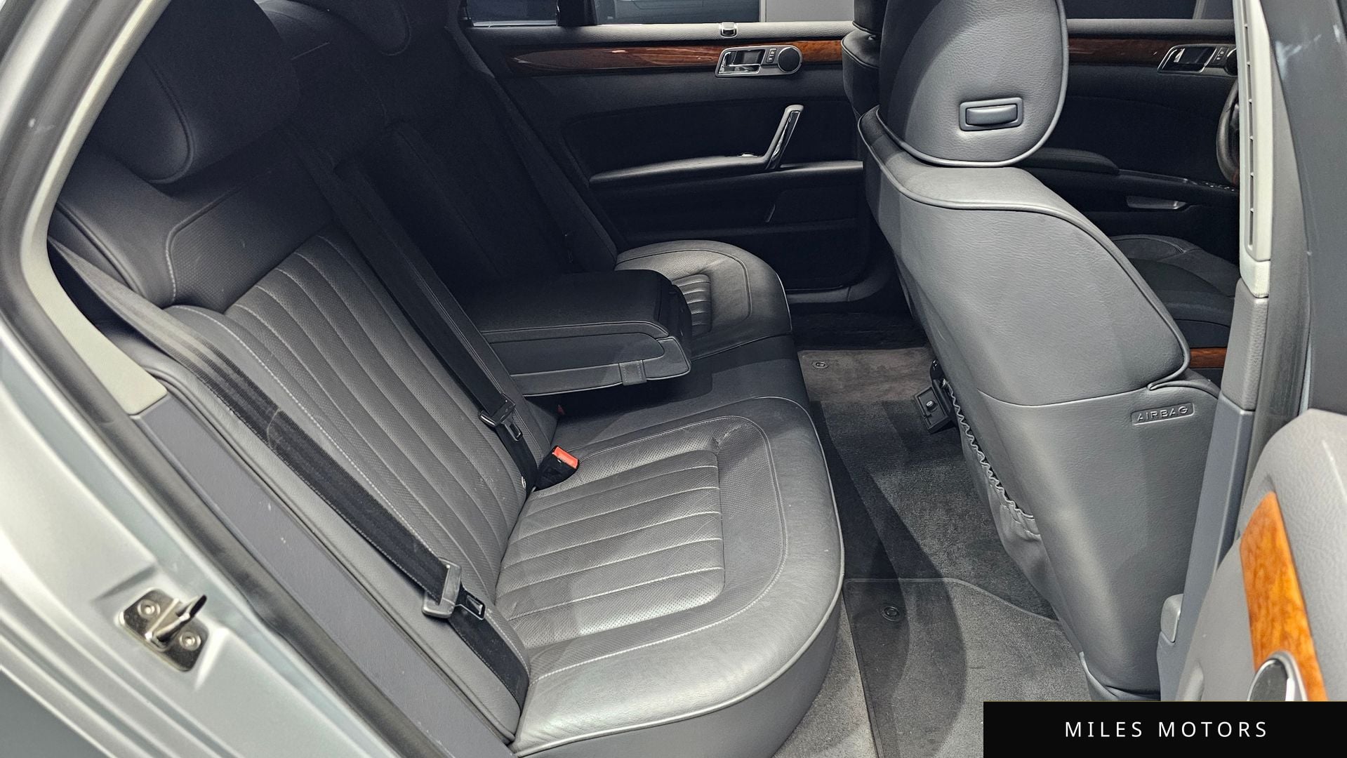 Volkswagen Phaeton 2015 — миниатюра 11