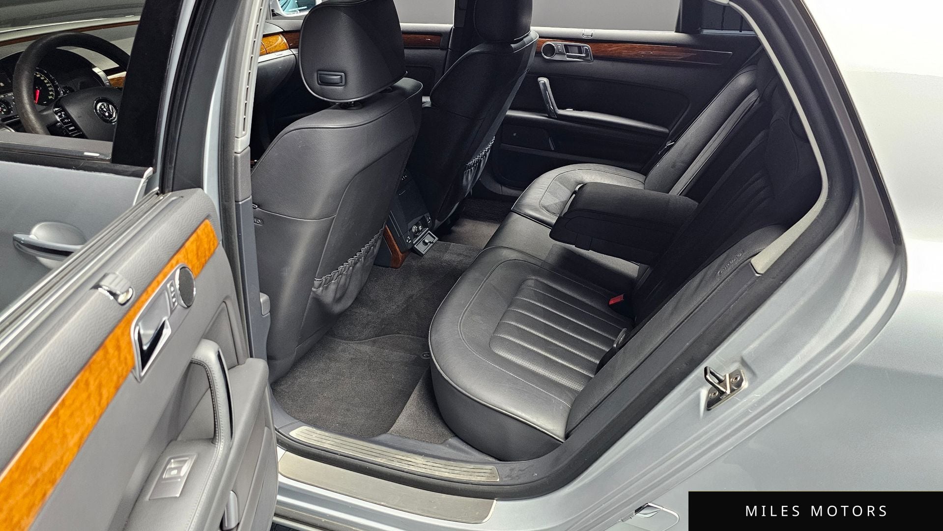 Volkswagen Phaeton 2015 — миниатюра 12