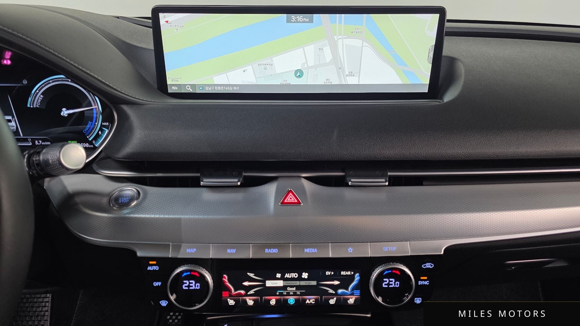 Genesis 일렉트리파이드 G80 (RG3) 2022 — миниатюра 37