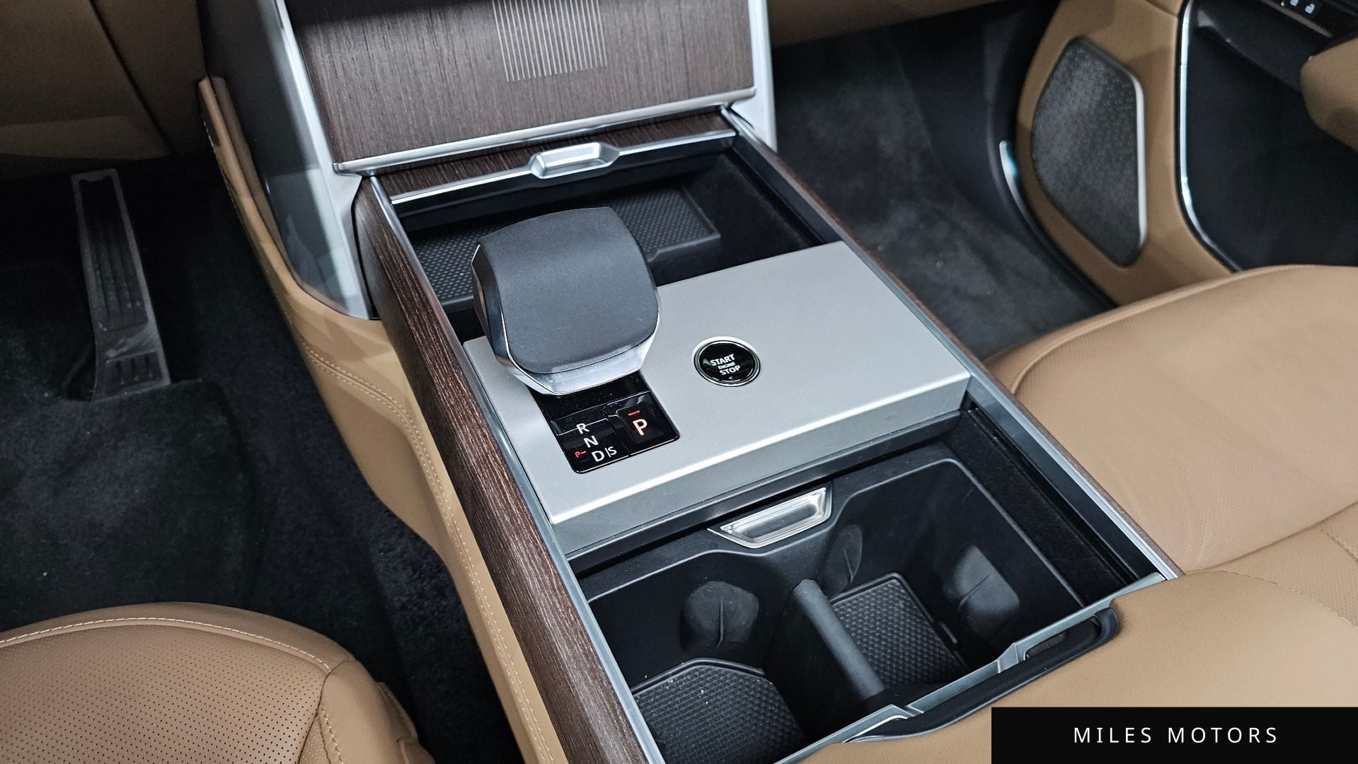 Land Rover 레인지로버 2025 — миниатюра 12