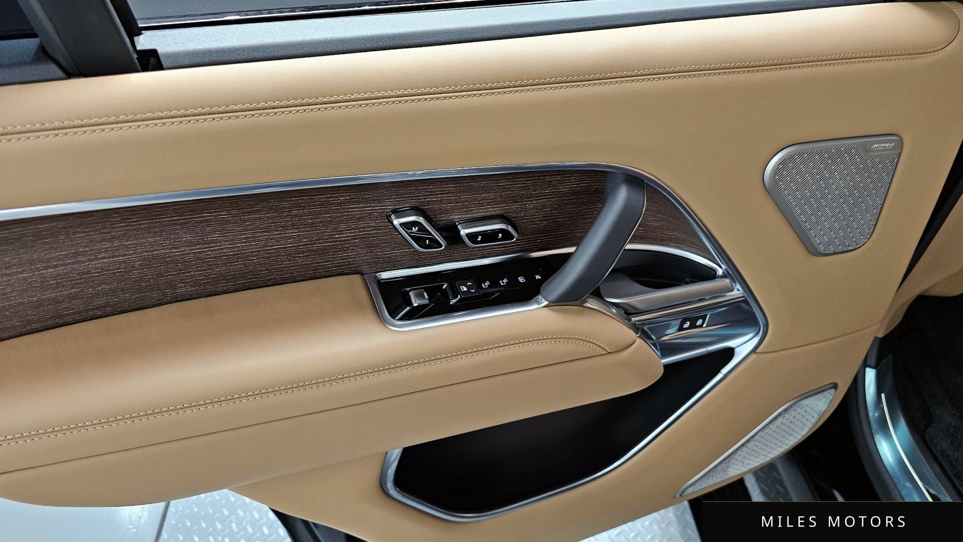 Land Rover 레인지로버 2025 — миниатюра 15