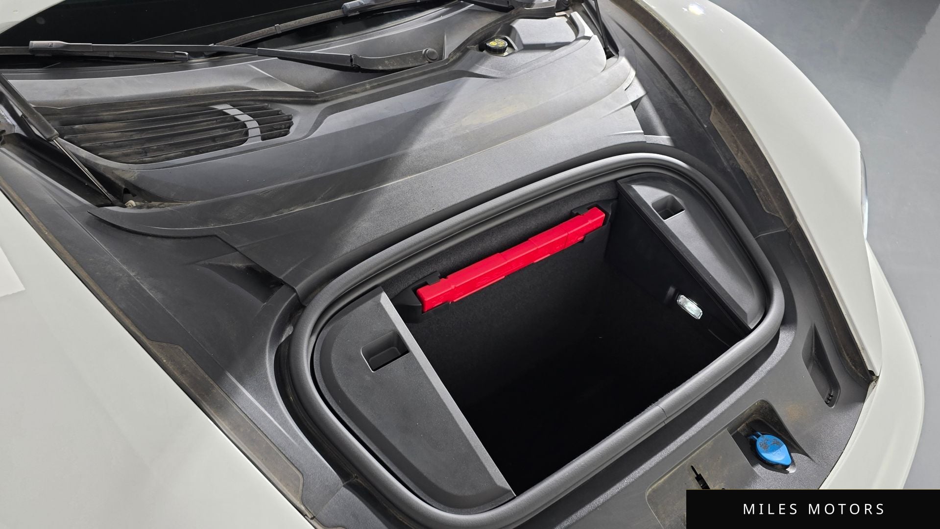 Porsche Taycan 2023 — миниатюра 6