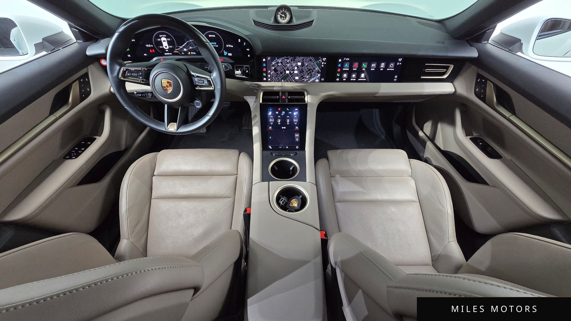 Porsche Taycan 2023 — миниатюра 10