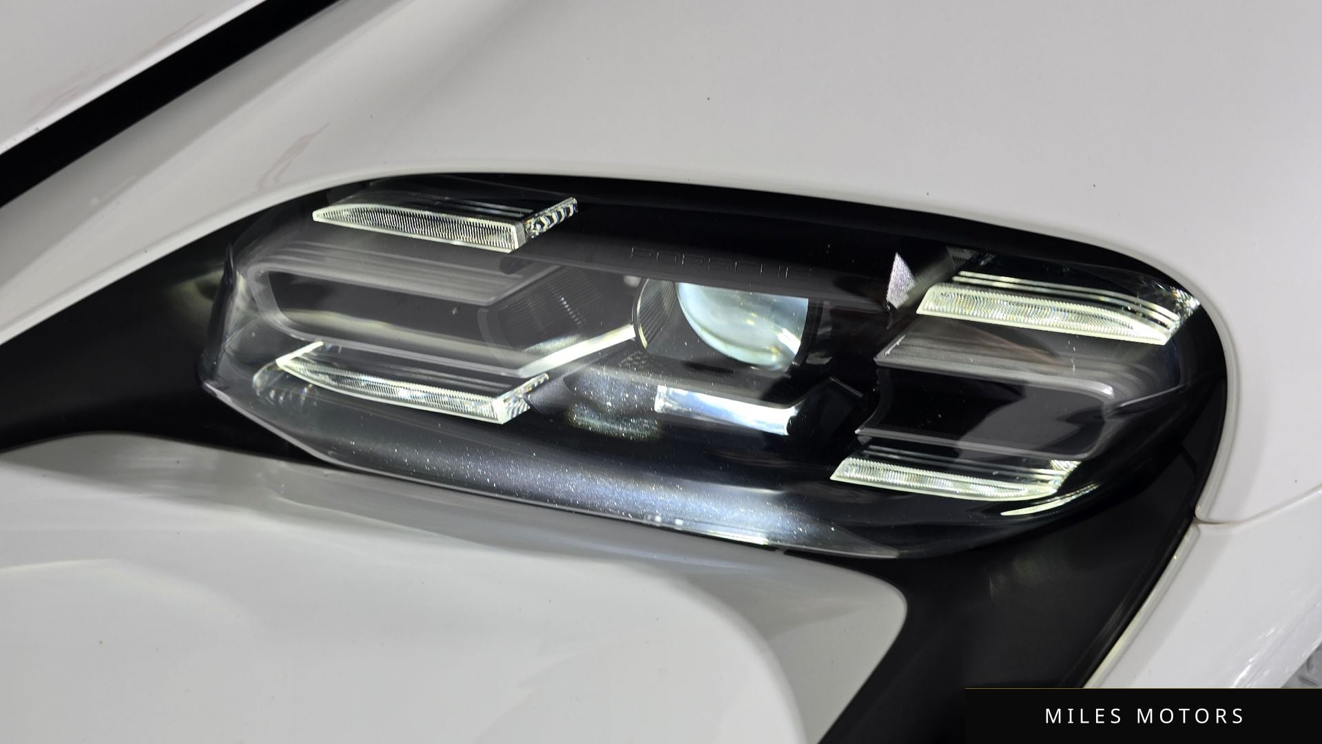 Porsche Taycan 2023 — миниатюра 8