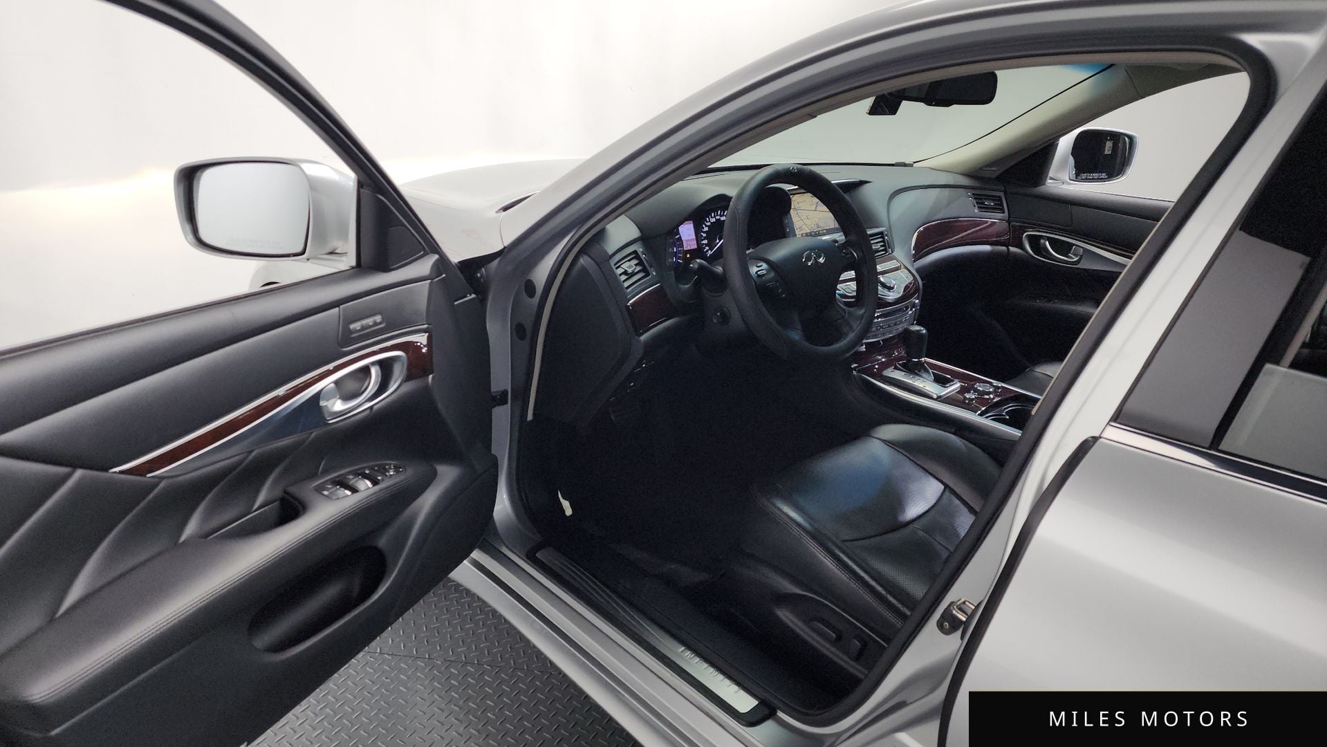 Infiniti Q70 2014 — миниатюра 10