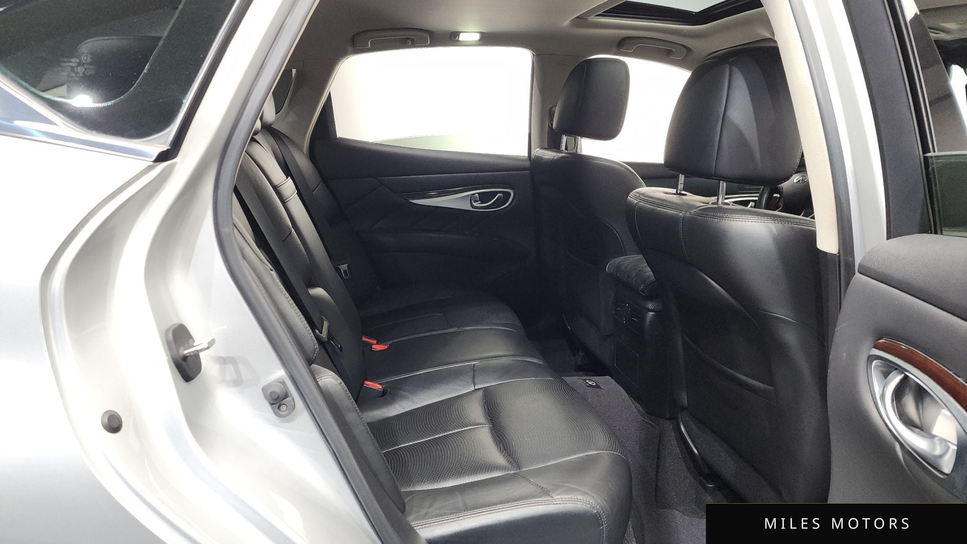Infiniti Q70 2014 — миниатюра 11