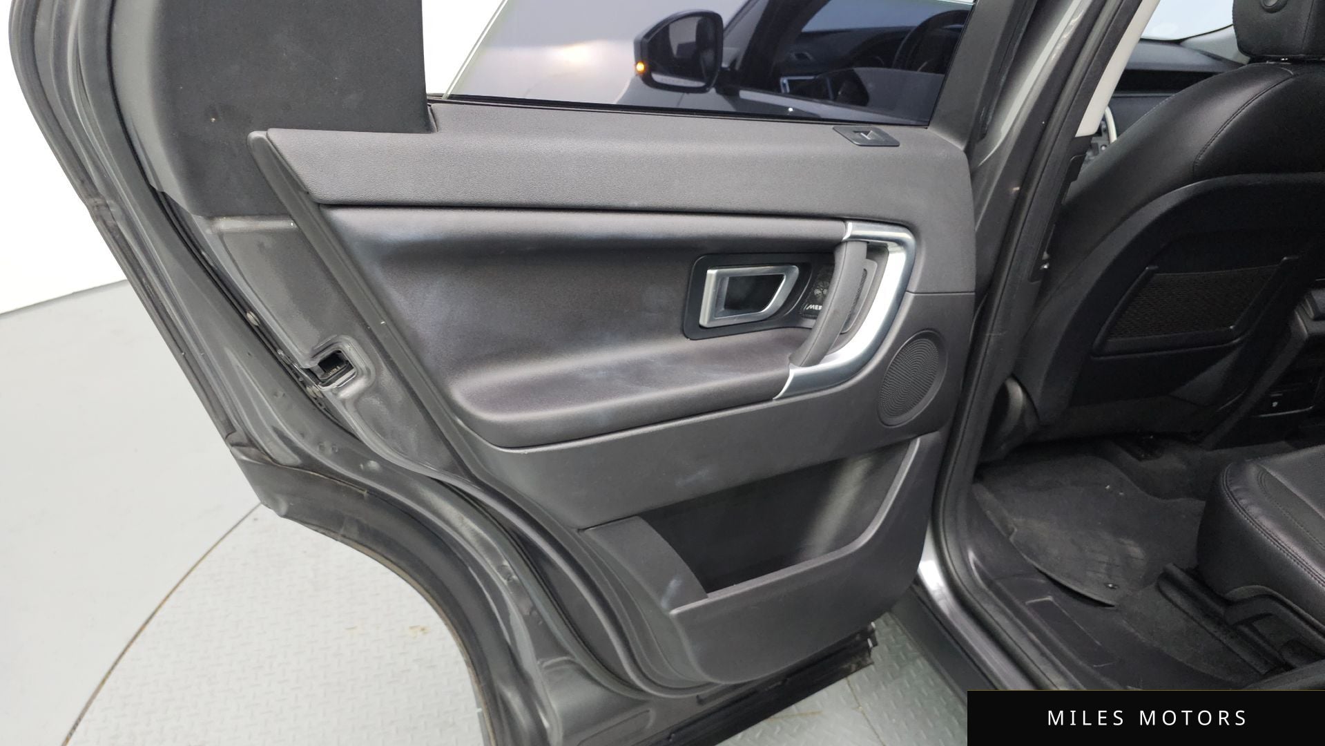 Land Rover Discovery Sport 2018 — миниатюра 15