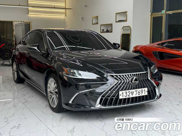 Лексус ES300h 2023 — миниатюра 2