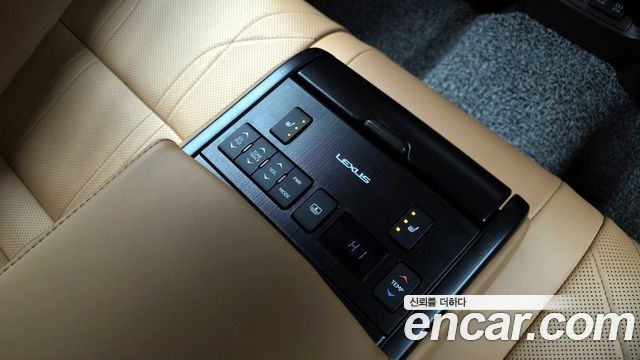 Лексус ES300h 2019 — миниатюра 19