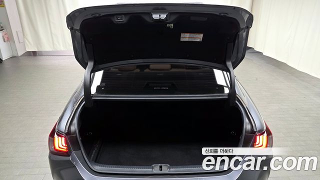Лексус ES300h 2019 — миниатюра 20